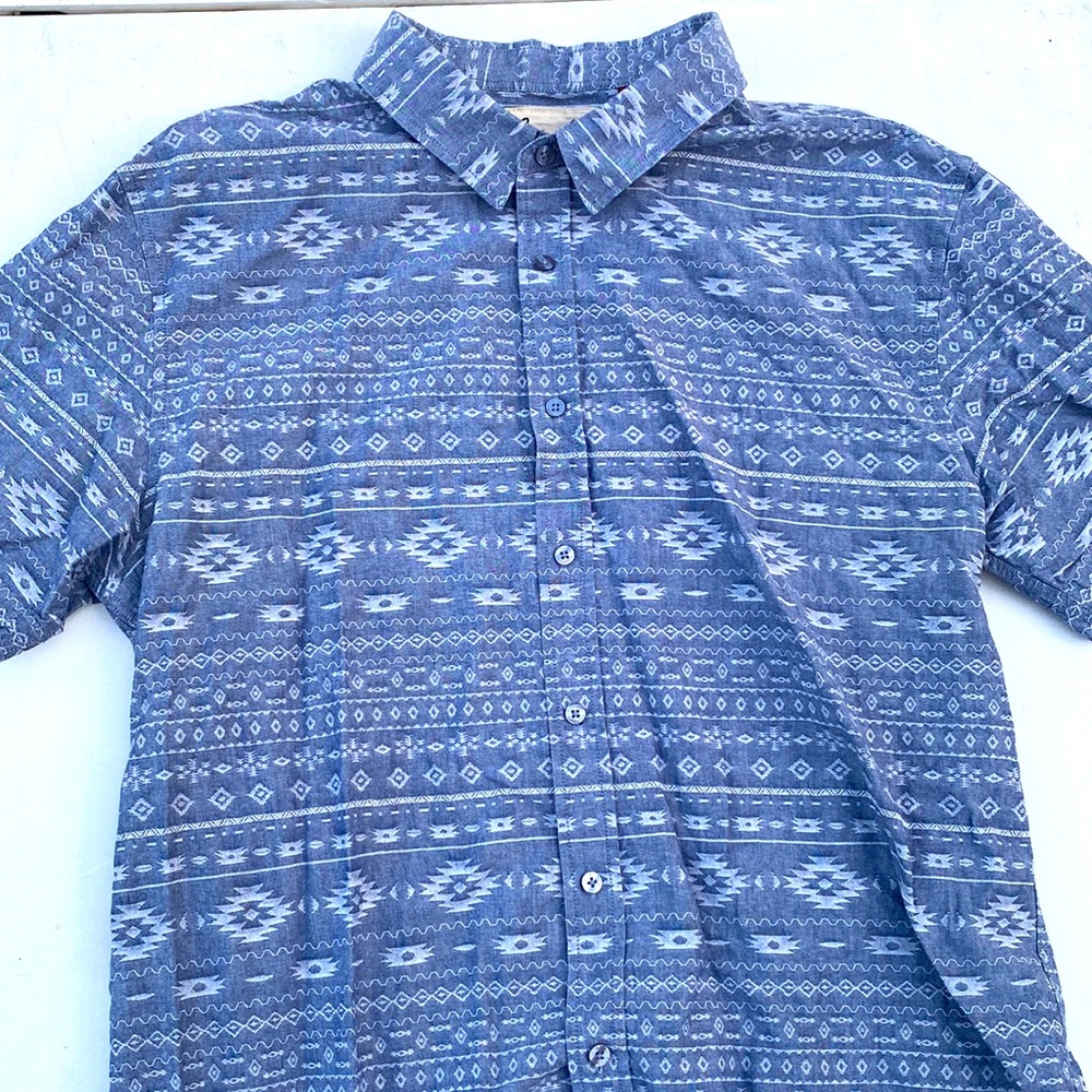 Coastal blue button up (men’s)